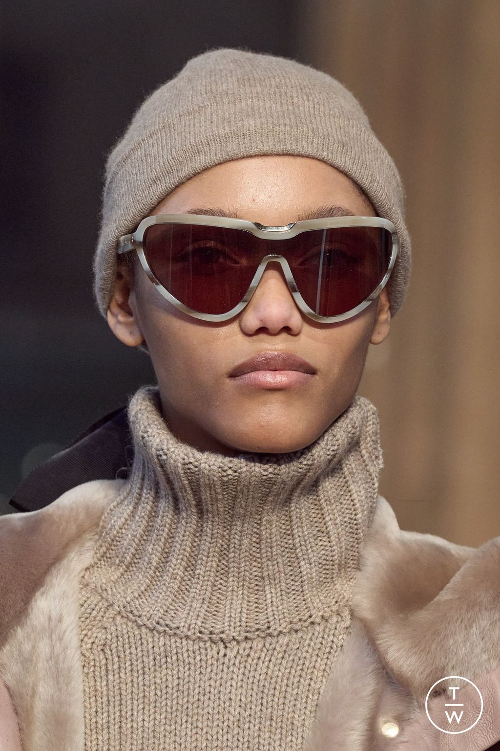 Fashion Week Milan Fall/Winter 2023 look 26 from the Max Mara collection womenswear accessories
