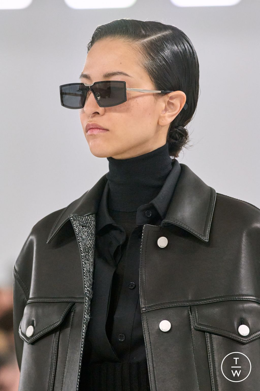 Fashion Week Milan Fall/Winter 2024 look 19 from the Max Mara collection womenswear accessories