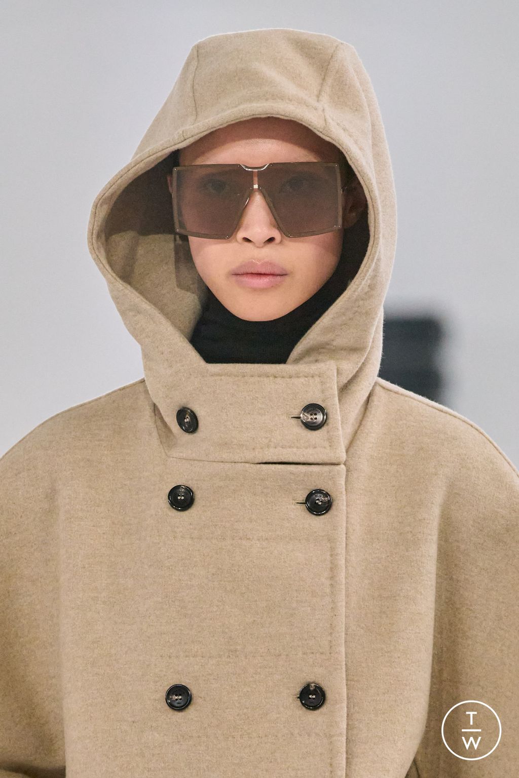 Fashion Week Milan Fall/Winter 2024 look 21 from the Max Mara collection 女装配饰