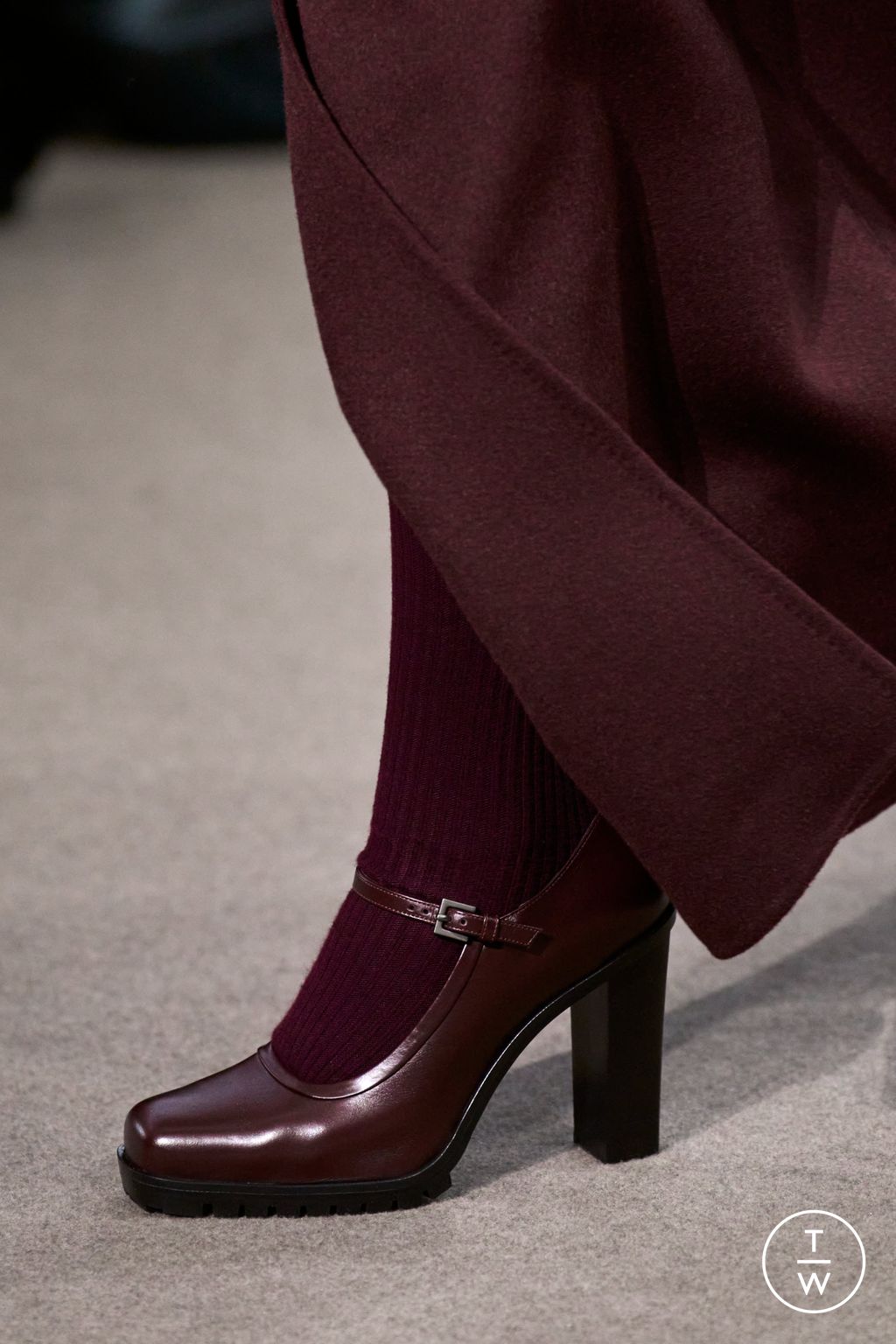 Fashion Week Milan Fall/Winter 2025 look 4 from the Max Mara collection womenswear accessories