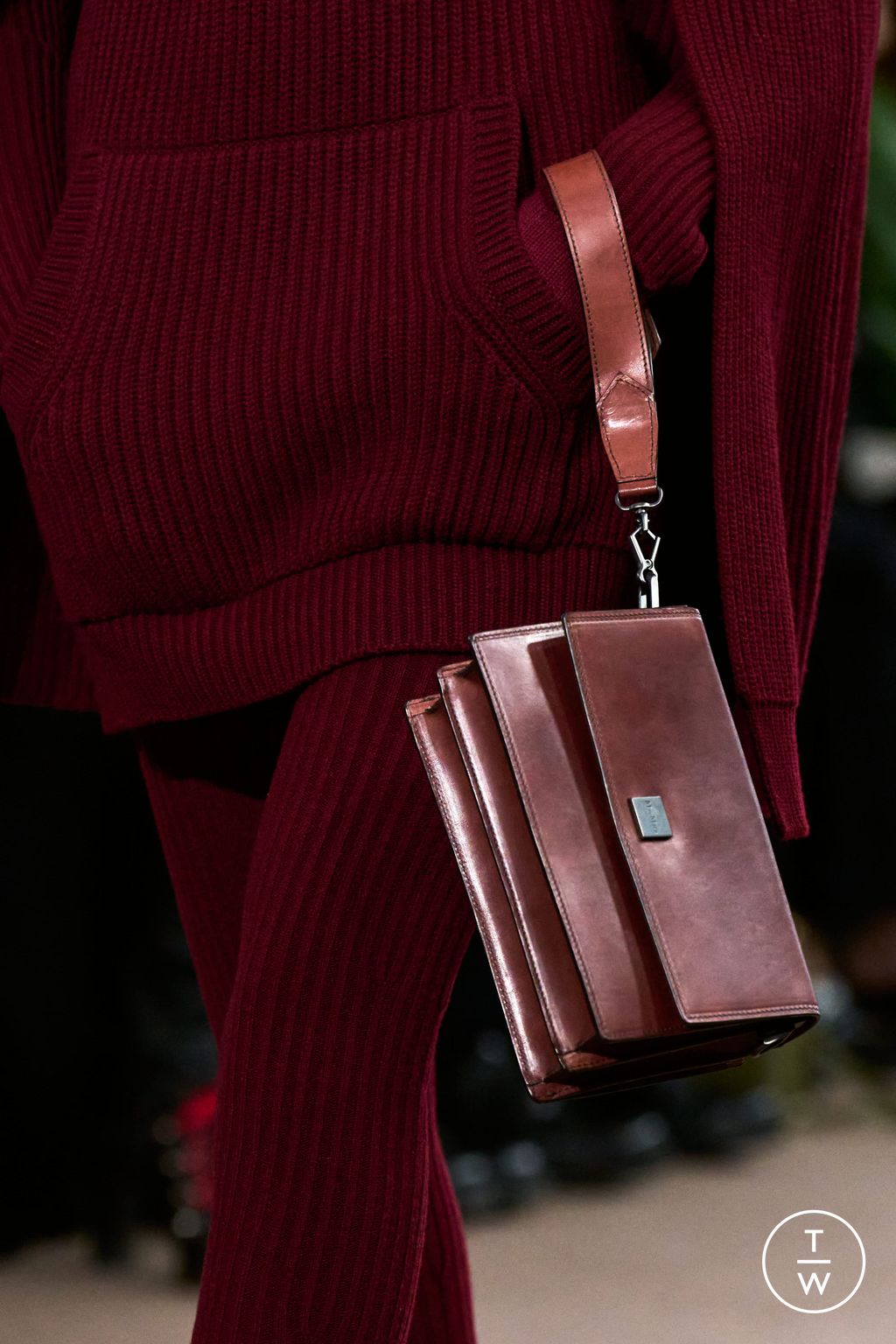 Fashion Week Milan Fall/Winter 2025 look 5 from the Max Mara collection womenswear accessories