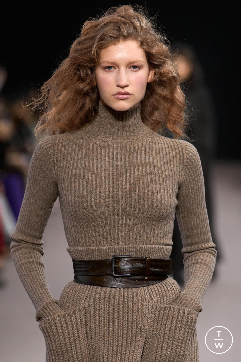 Fashion Week Milan Fall/Winter 2025 look 11 de la collection Max Mara womenswear accessories