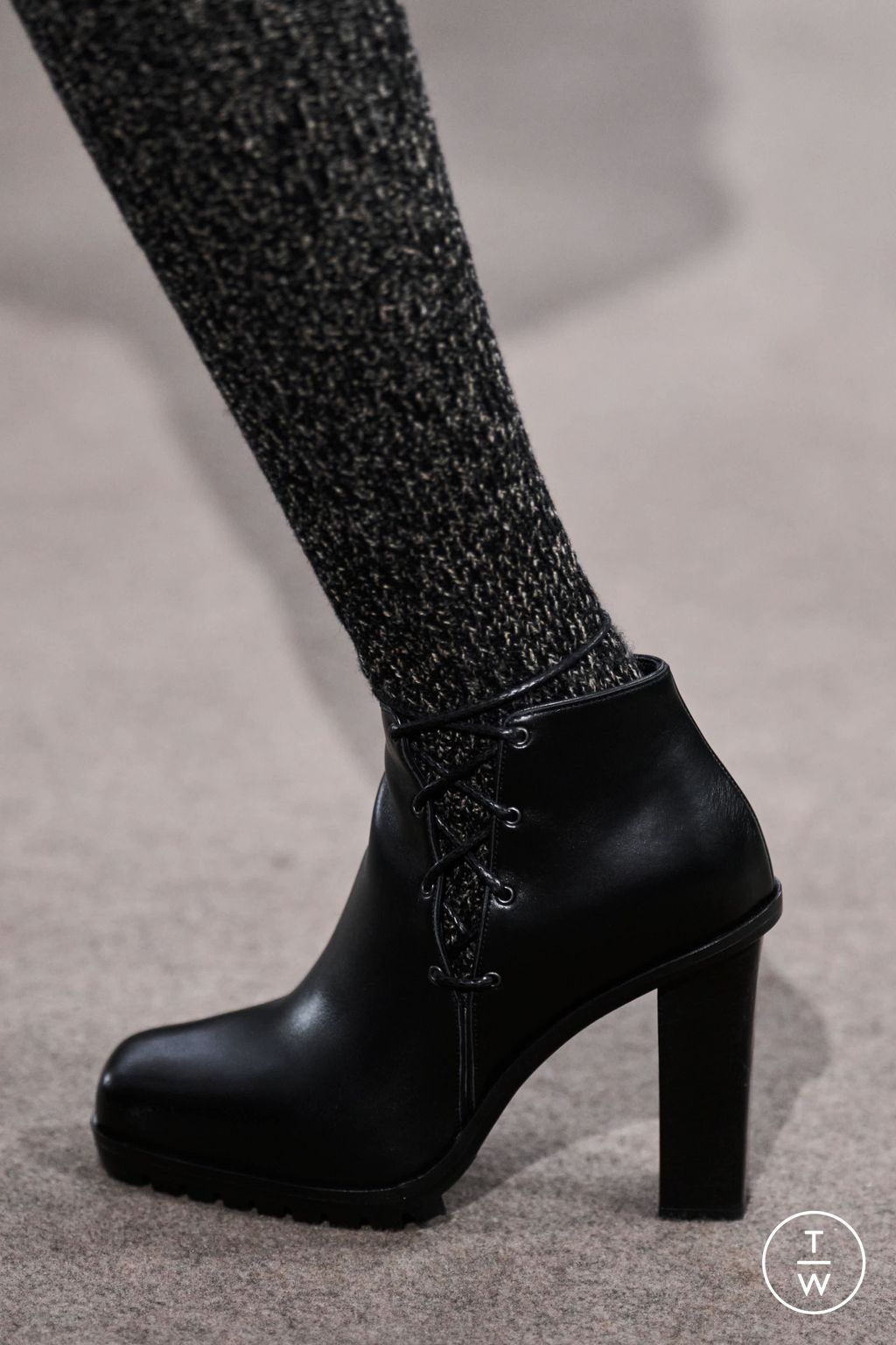 Fashion Week Milan Fall/Winter 2025 look 16 from the Max Mara collection womenswear accessories