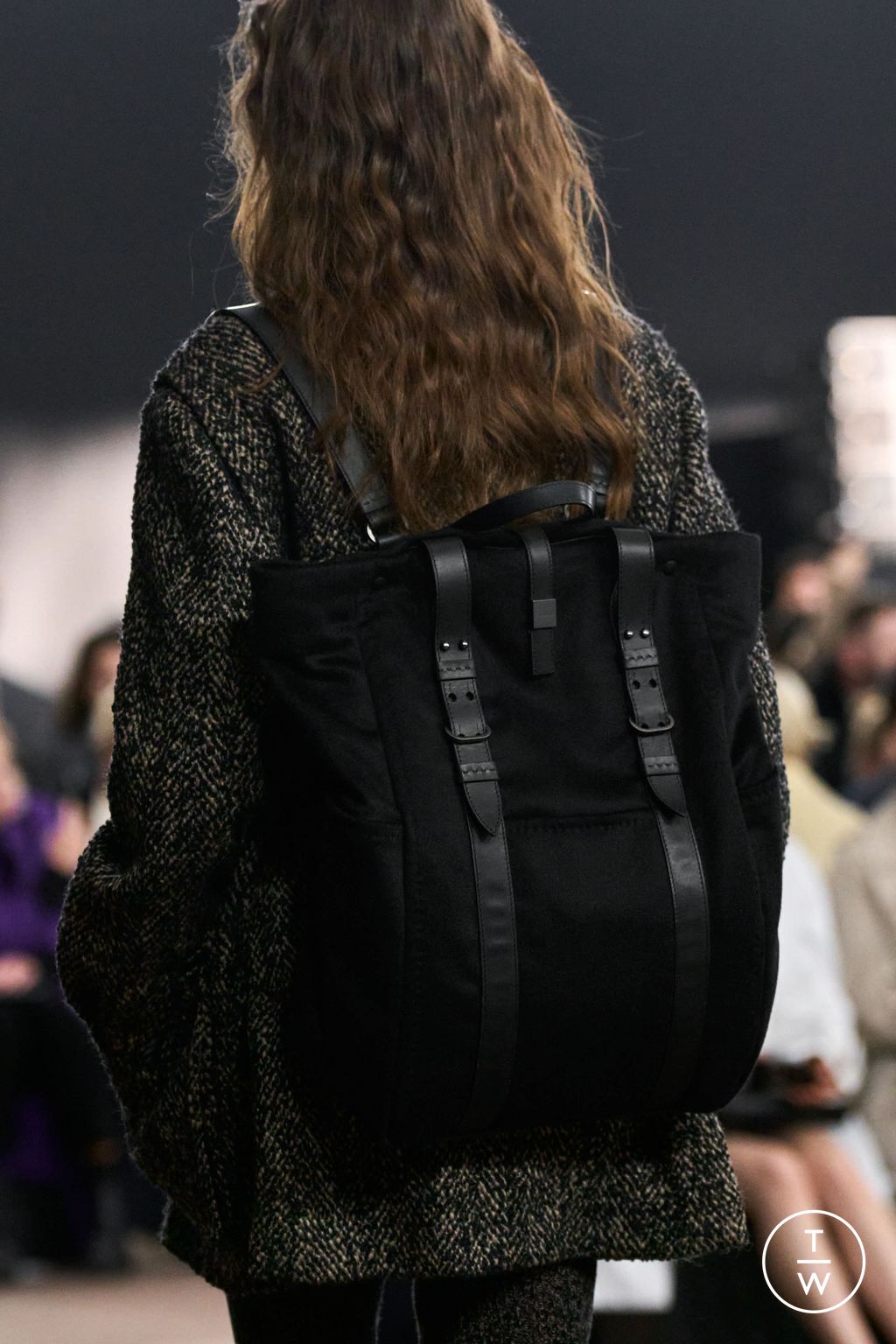 Fashion Week Milan Fall/Winter 2025 look 17 from the Max Mara collection womenswear accessories