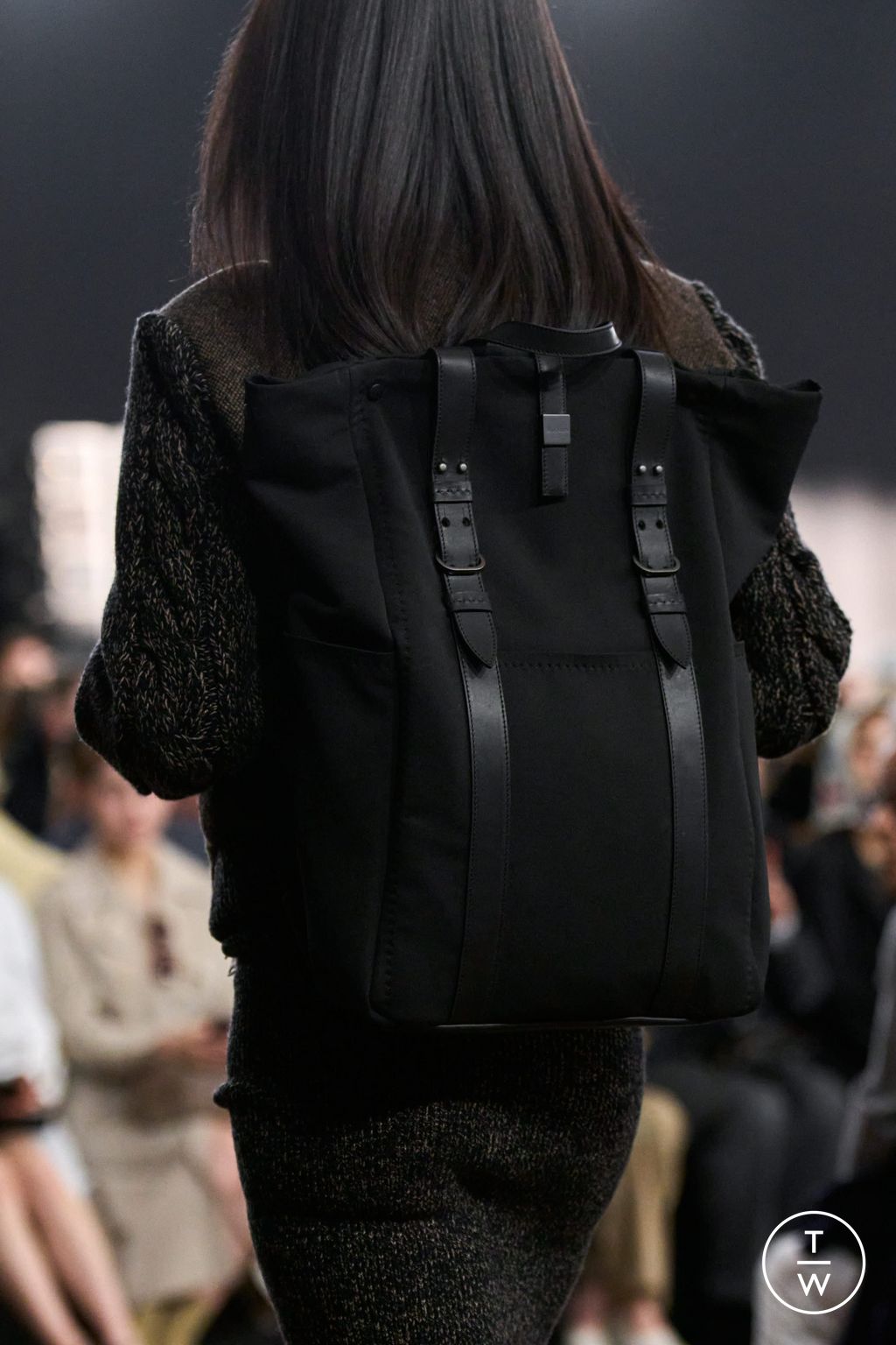 Fashion Week Milan Fall/Winter 2025 look 19 from the Max Mara collection womenswear accessories