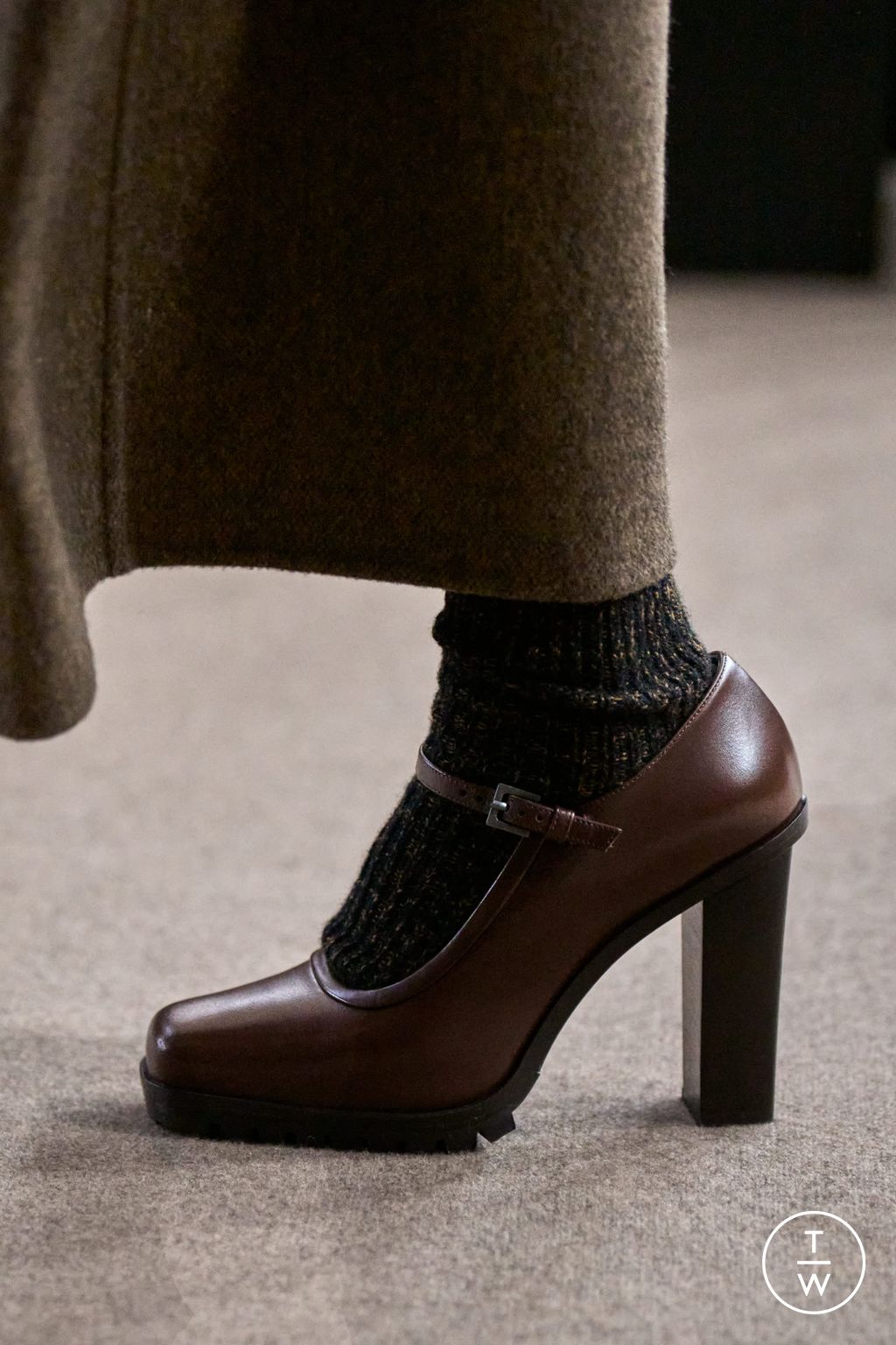 Fashion Week Milan Fall/Winter 2025 look 24 from the Max Mara collection 女装配饰