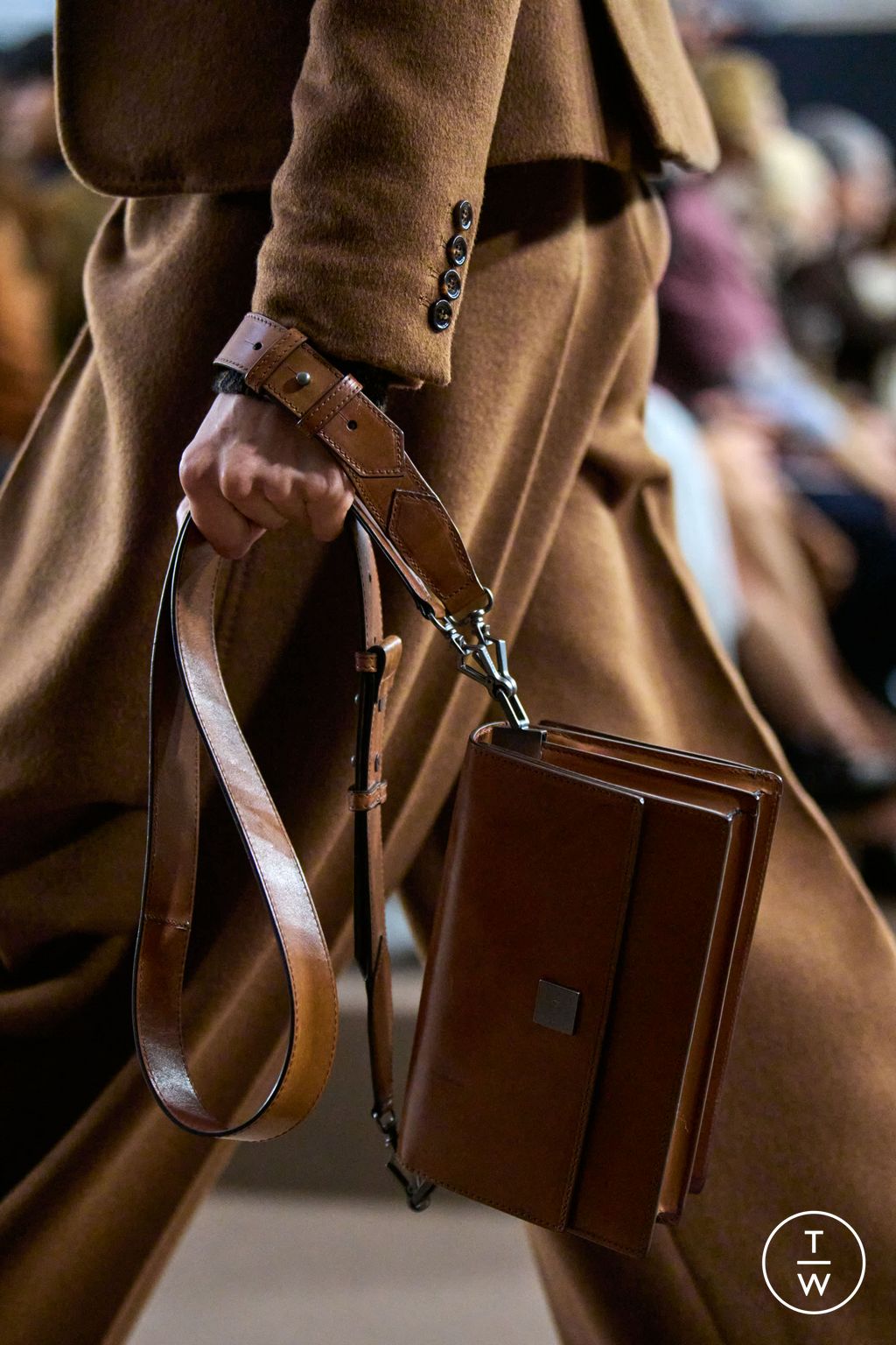 Fashion Week Milan Fall/Winter 2025 look 28 from the Max Mara collection womenswear accessories
