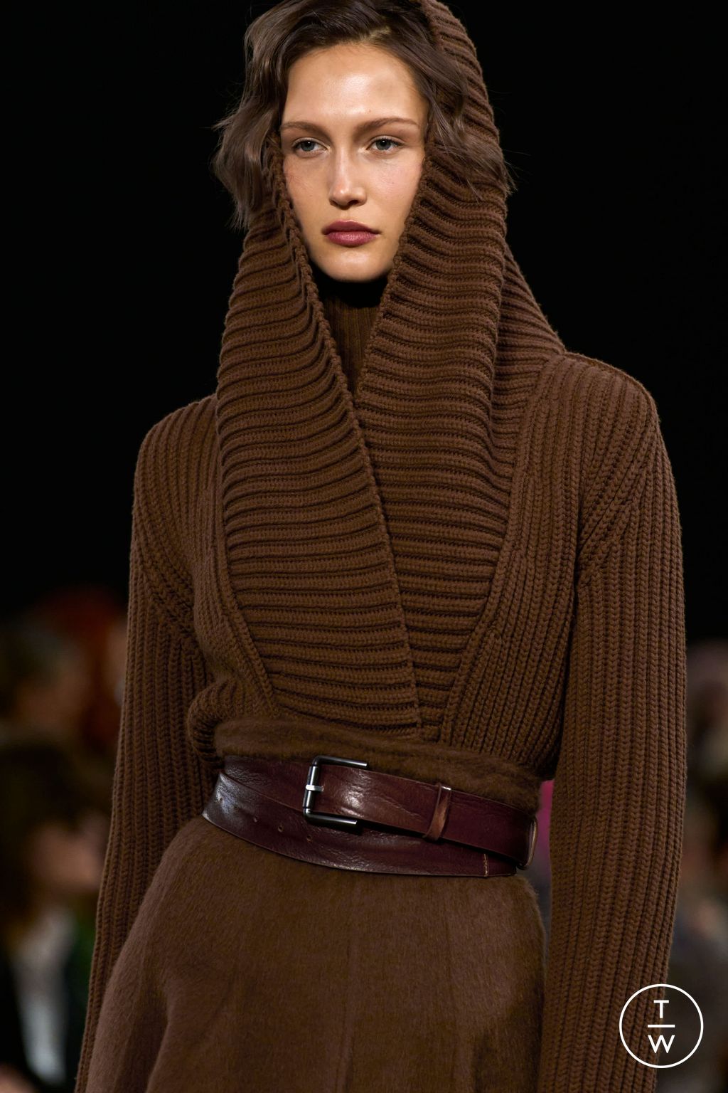 Fashion Week Milan Fall/Winter 2025 look 29 from the Max Mara collection womenswear accessories