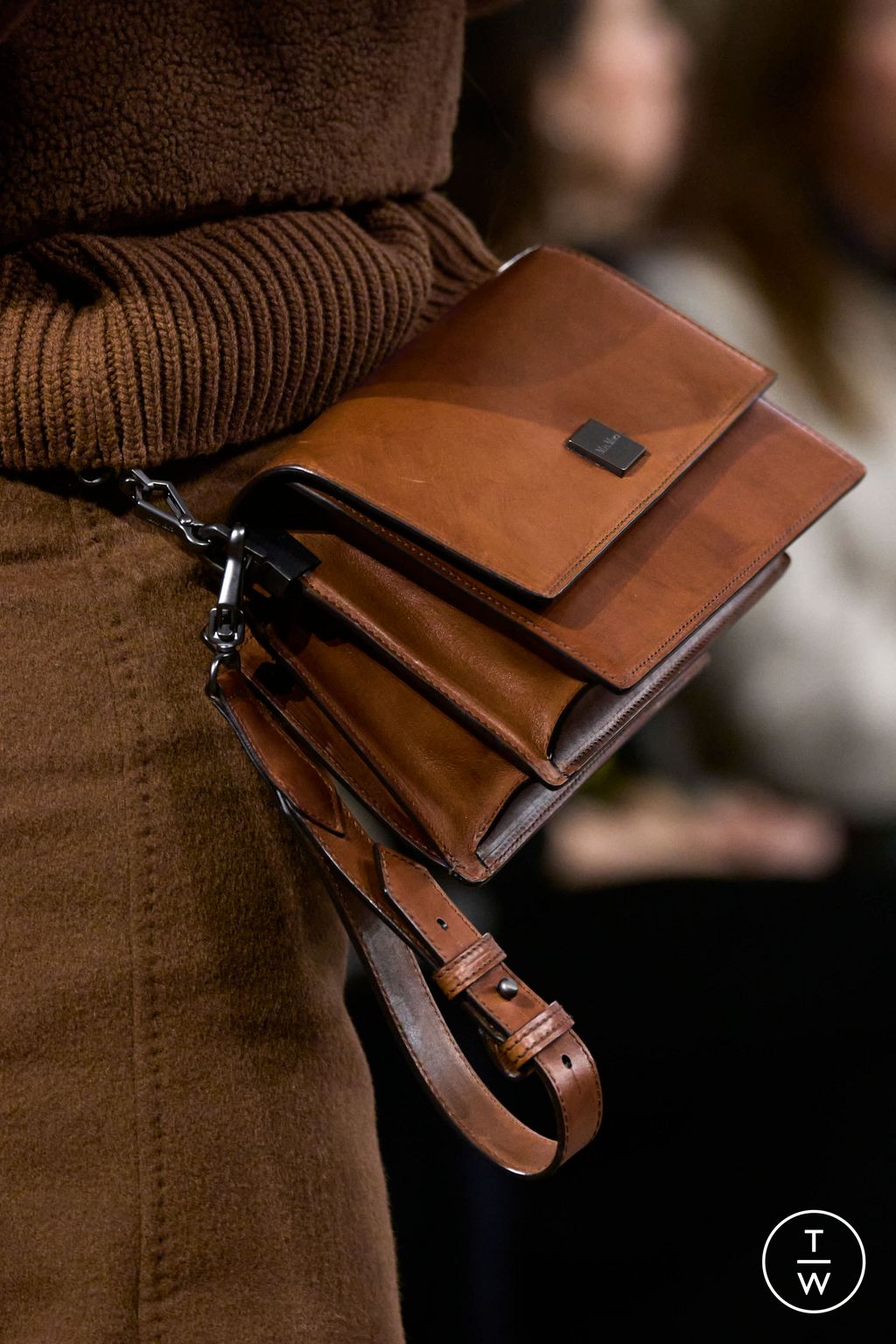 Fashion Week Milan Fall/Winter 2025 look 32 from the Max Mara collection 女装配饰