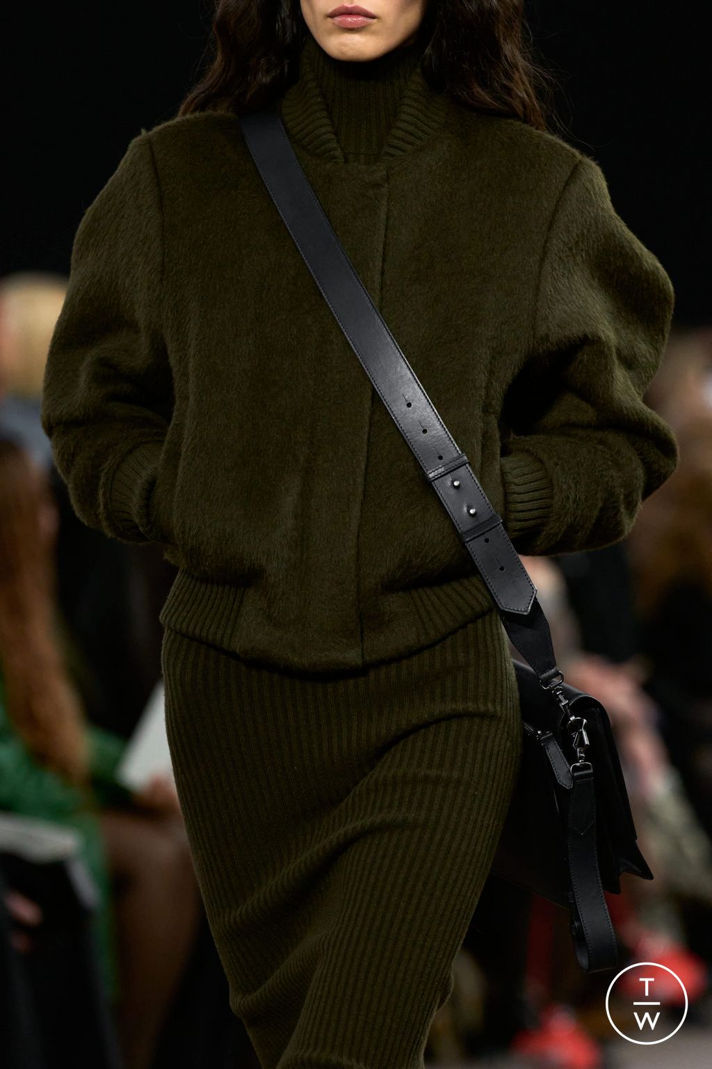 Fashion Week Milan Fall/Winter 2025 look 52 from the Max Mara collection 女装配饰