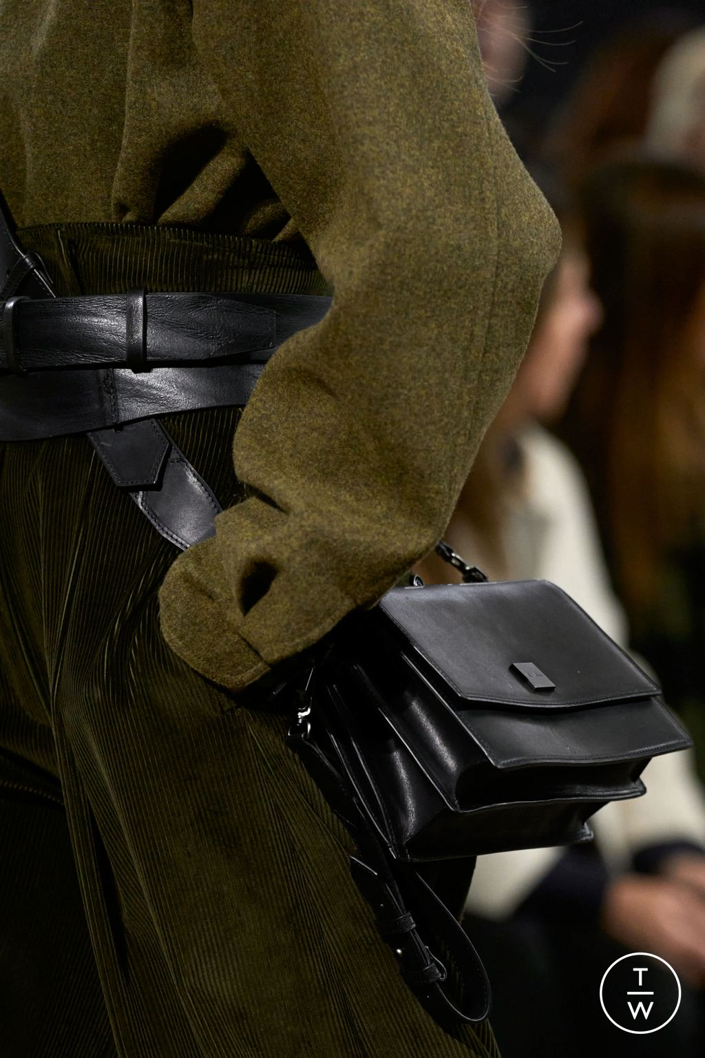 Fashion Week Milan Fall/Winter 2025 look 62 from the Max Mara collection 女装配饰