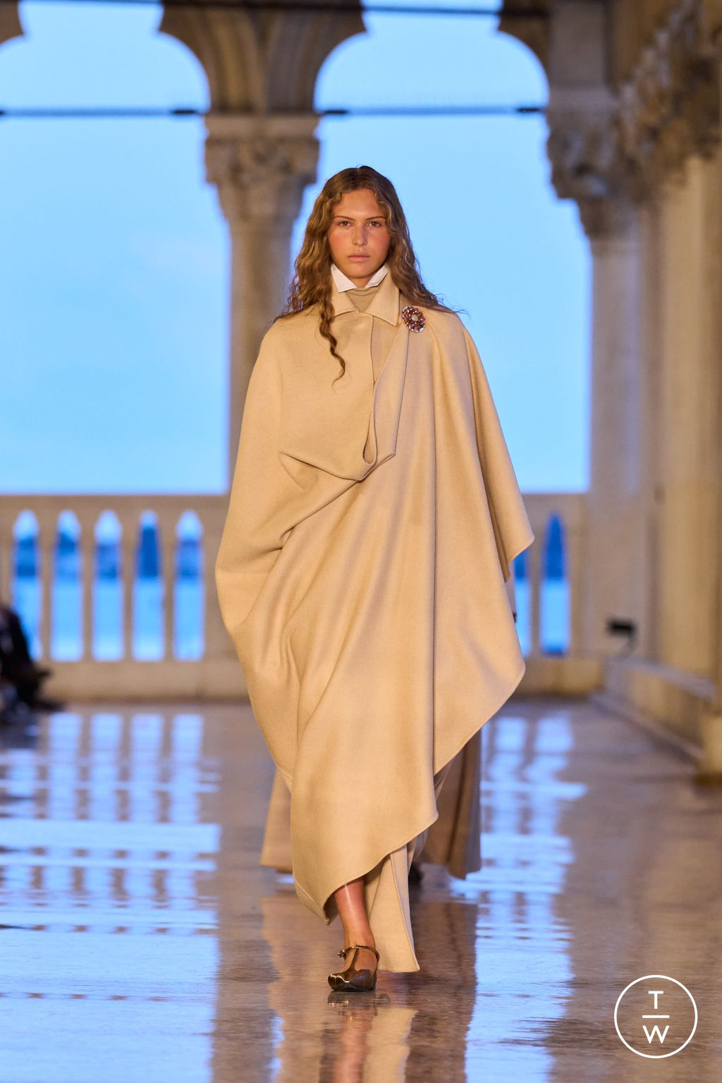 Fashion Week Milan Resort 2025 look 1 from the Max Mara collection womenswear