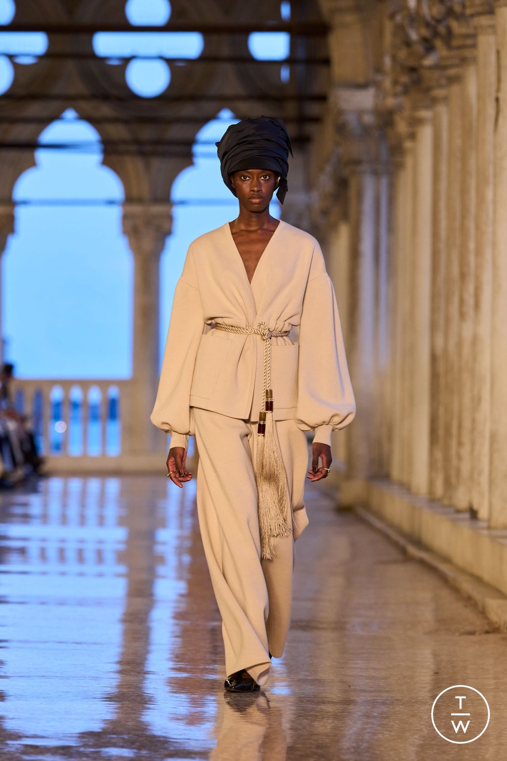 Fashion Week Milan Resort 2025 look 3 from the Max Mara collection 女装