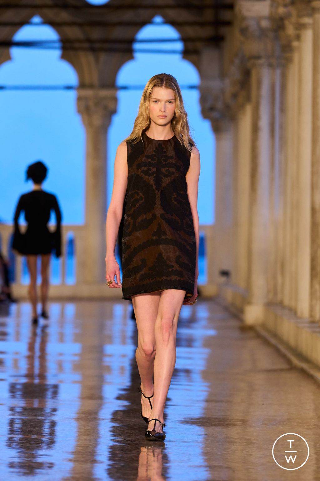 Fashion Week Milan Resort 2025 look 53 from the Max Mara collection womenswear