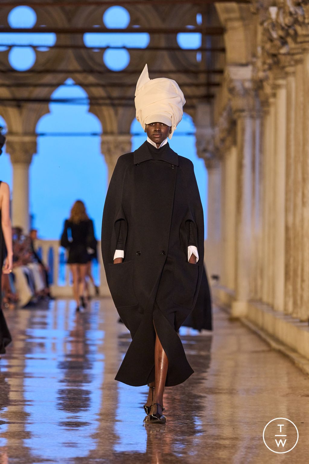 Fashion Week Milan Resort 2025 look 54 from the Max Mara collection 女装