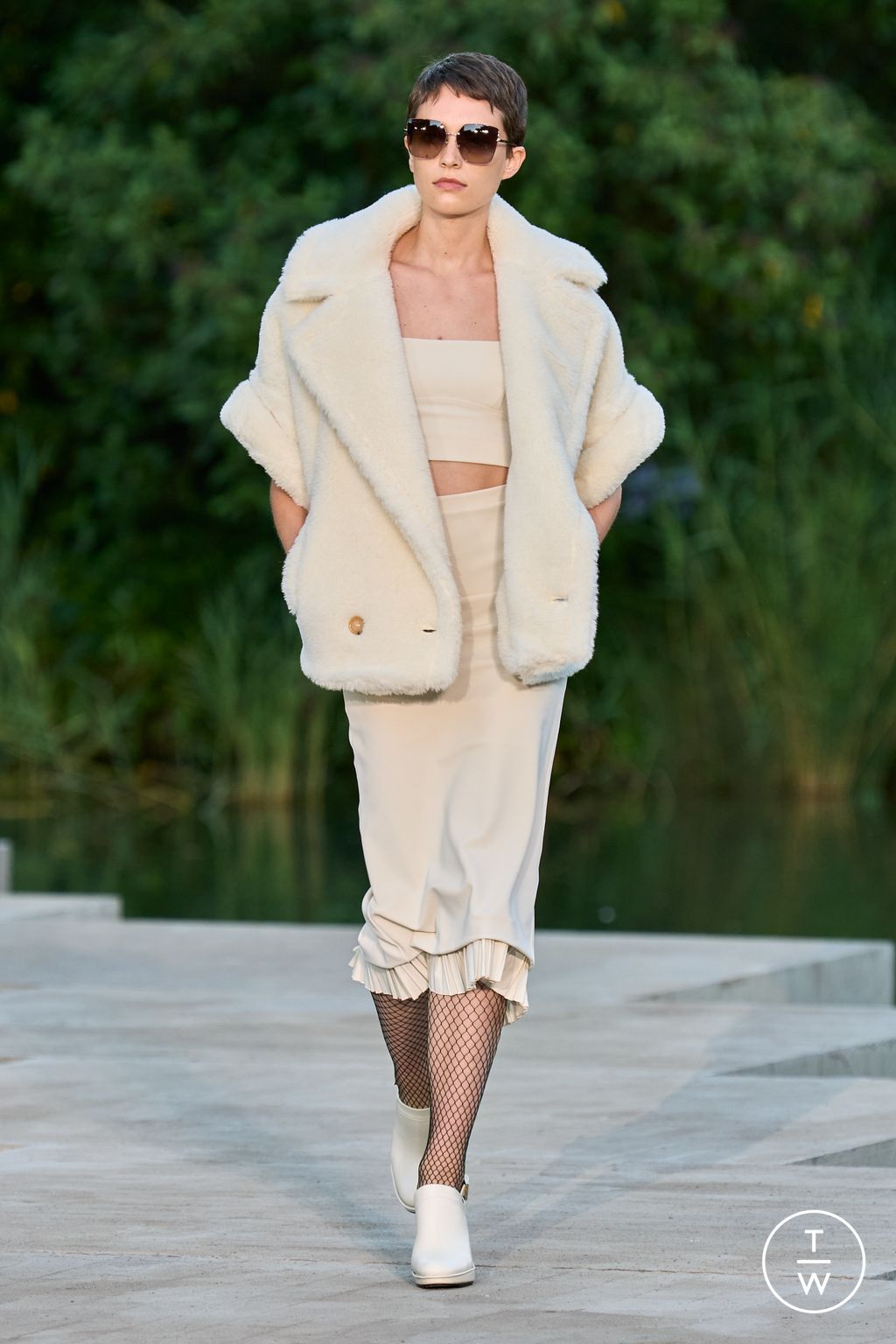 Fashion Week Milan Resort 2023 look 13 from the Max Mara collection womenswear