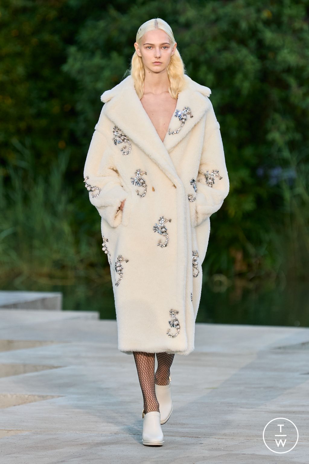 Fashion Week Milan Resort 2023 look 16 from the Max Mara collection 女装
