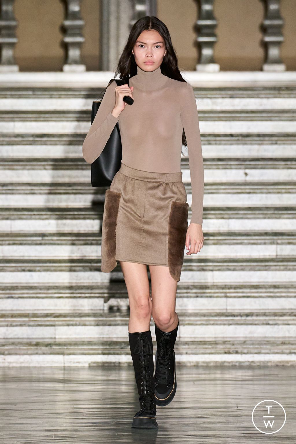 Fashion Week Milan Resort 2024 look 38 from the Max Mara collection womenswear