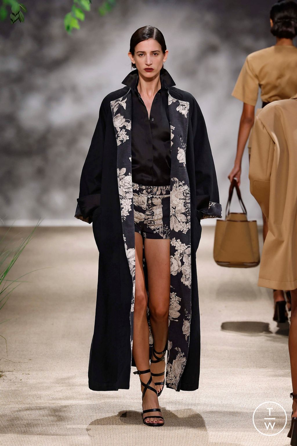 Fashion Week Milan Spring/Summer 2024 look 40 from the Max Mara collection womenswear