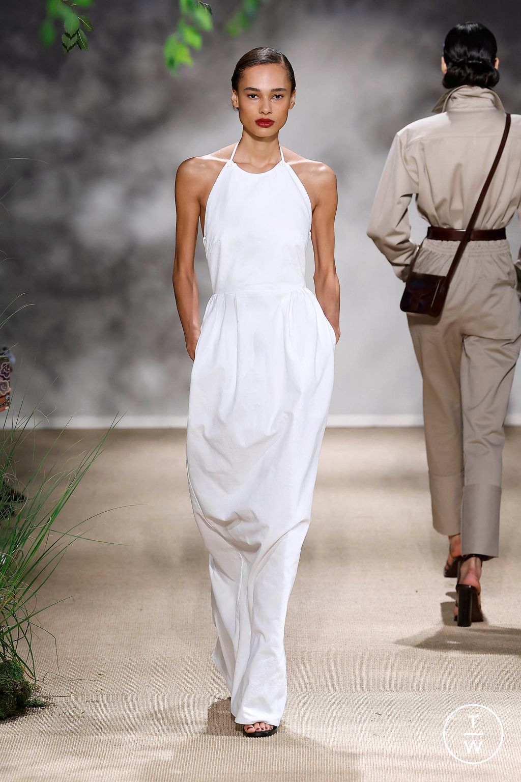 Fashion Week Milan Spring/Summer 2024 look 44 from the Max Mara collection 女装
