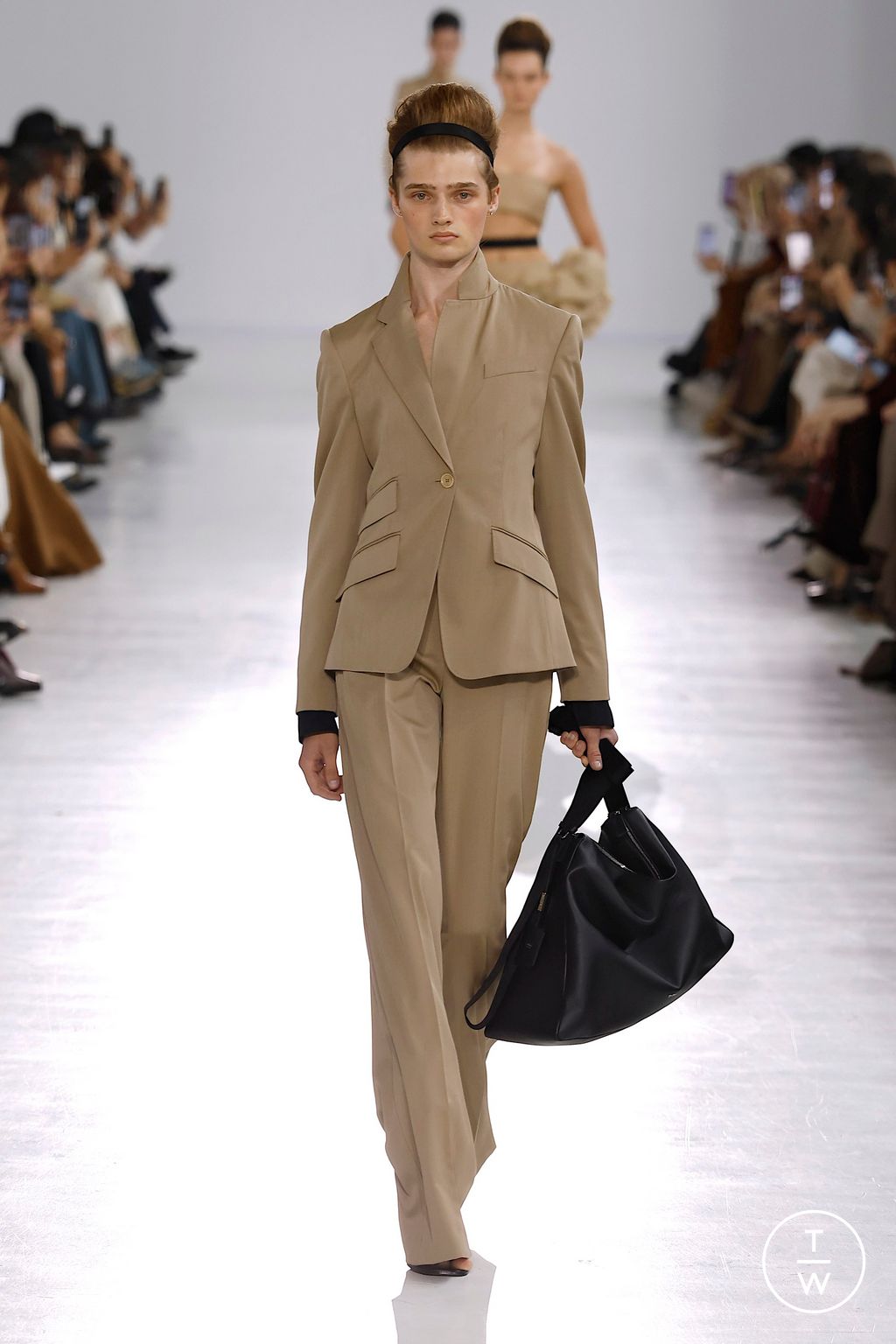 Fashion Week Milan Spring/Summer 2026 look 2 from the Max Mara collection womenswear