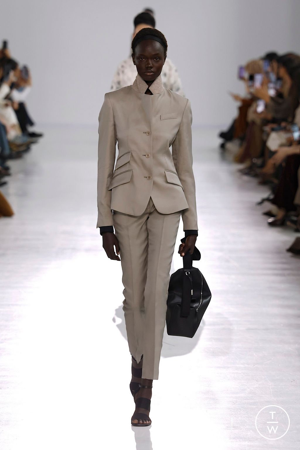 Fashion Week Milan Spring/Summer 2026 look 8 from the Max Mara collection womenswear