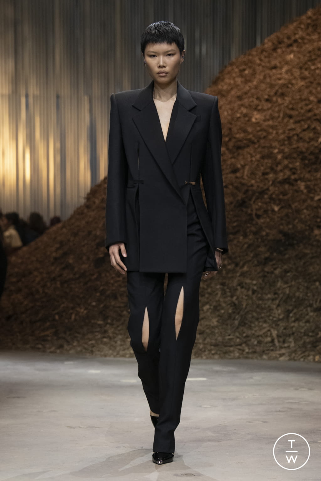 Fashion Week New York Fall/Winter 2022 look 4 de la collection Alexander McQueen womenswear