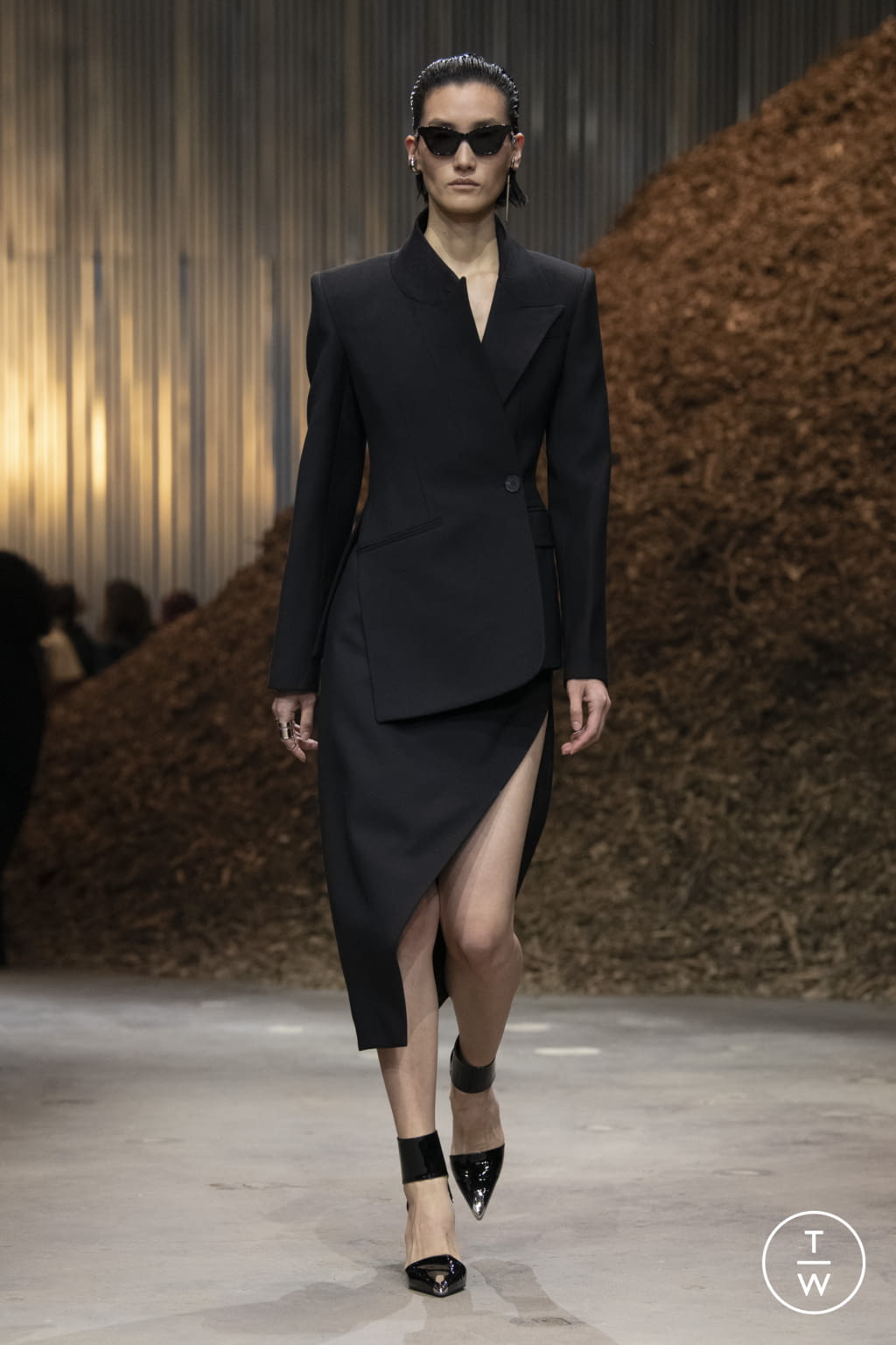 Fashion Week New York Fall/Winter 2022 look 6 de la collection Alexander McQueen womenswear