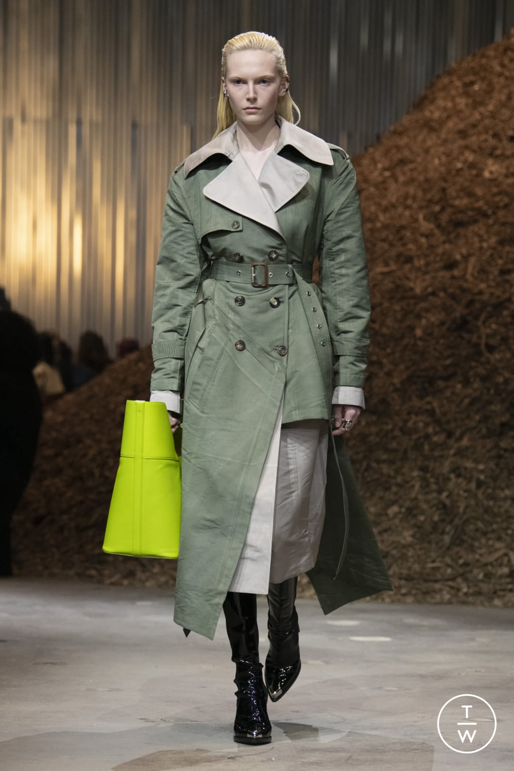 Fashion Week New York Fall/Winter 2022 look 9 de la collection Alexander McQueen womenswear