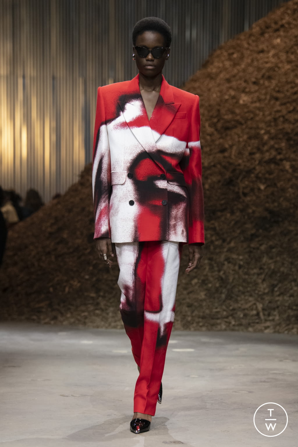 Fashion Week New York Fall/Winter 2022 look 13 de la collection Alexander McQueen womenswear