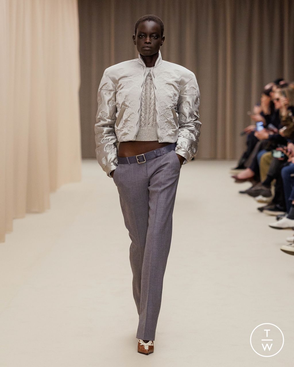 Fashion Week Paris Fall/Winter 2026 look 11 from the McQueen collection 女装