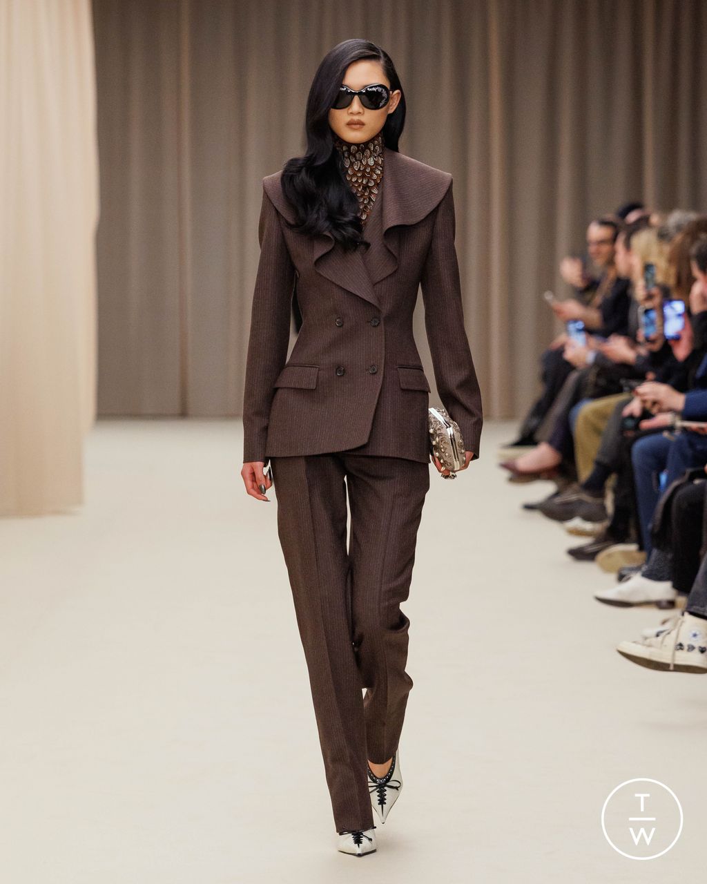 Fashion Week Paris Fall/Winter 2026 look 25 de la collection McQueen womenswear