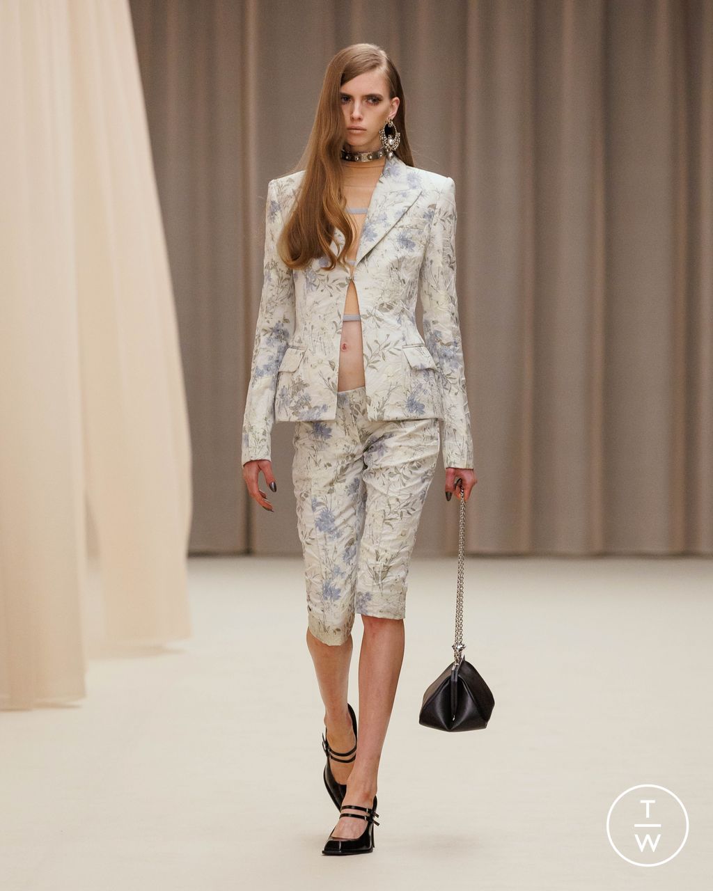 Fashion Week Paris Fall/Winter 2026 look 28 de la collection McQueen womenswear