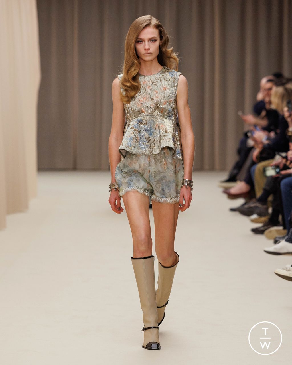 Fashion Week Paris Fall/Winter 2026 look 31 de la collection McQueen womenswear