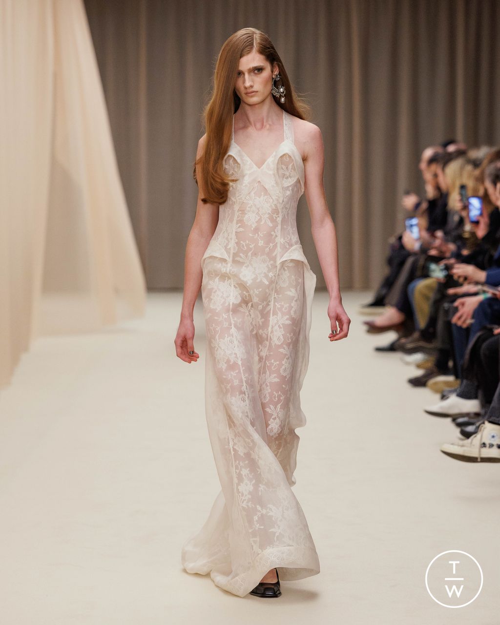 Fashion Week Paris Fall/Winter 2026 look 36 de la collection McQueen womenswear