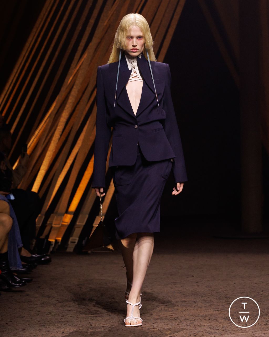 Fashion Week Paris Spring/Summer 2026 look 6 from the McQueen collection womenswear