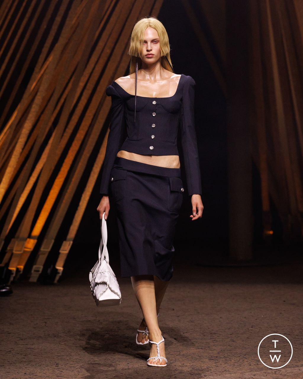 Fashion Week Paris Spring/Summer 2026 look 7 from the McQueen collection womenswear