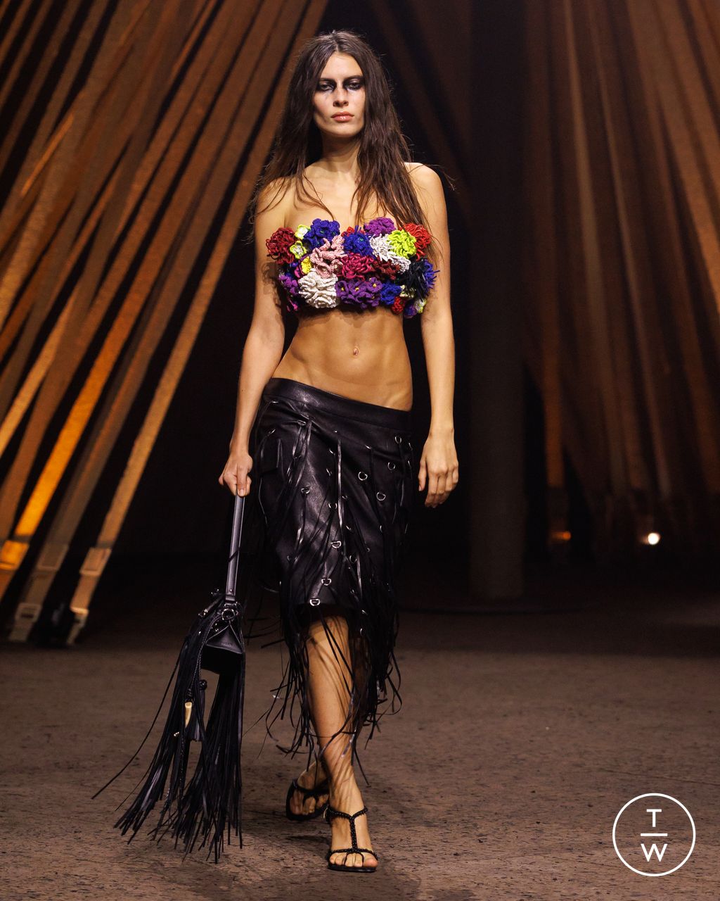 Fashion Week Paris Spring/Summer 2026 look 35 from the McQueen collection womenswear