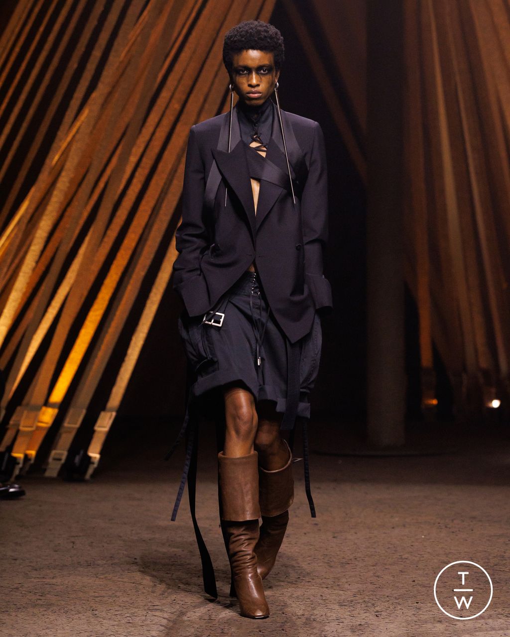 Fashion Week Paris Spring/Summer 2026 look 44 from the McQueen collection womenswear