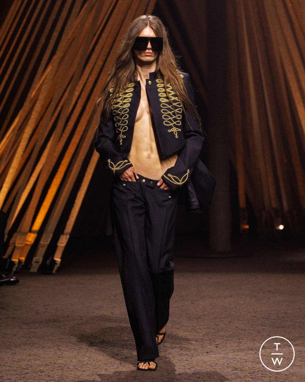 Fashion Week Paris Spring/Summer 2026 look 46 from the McQueen collection womenswear