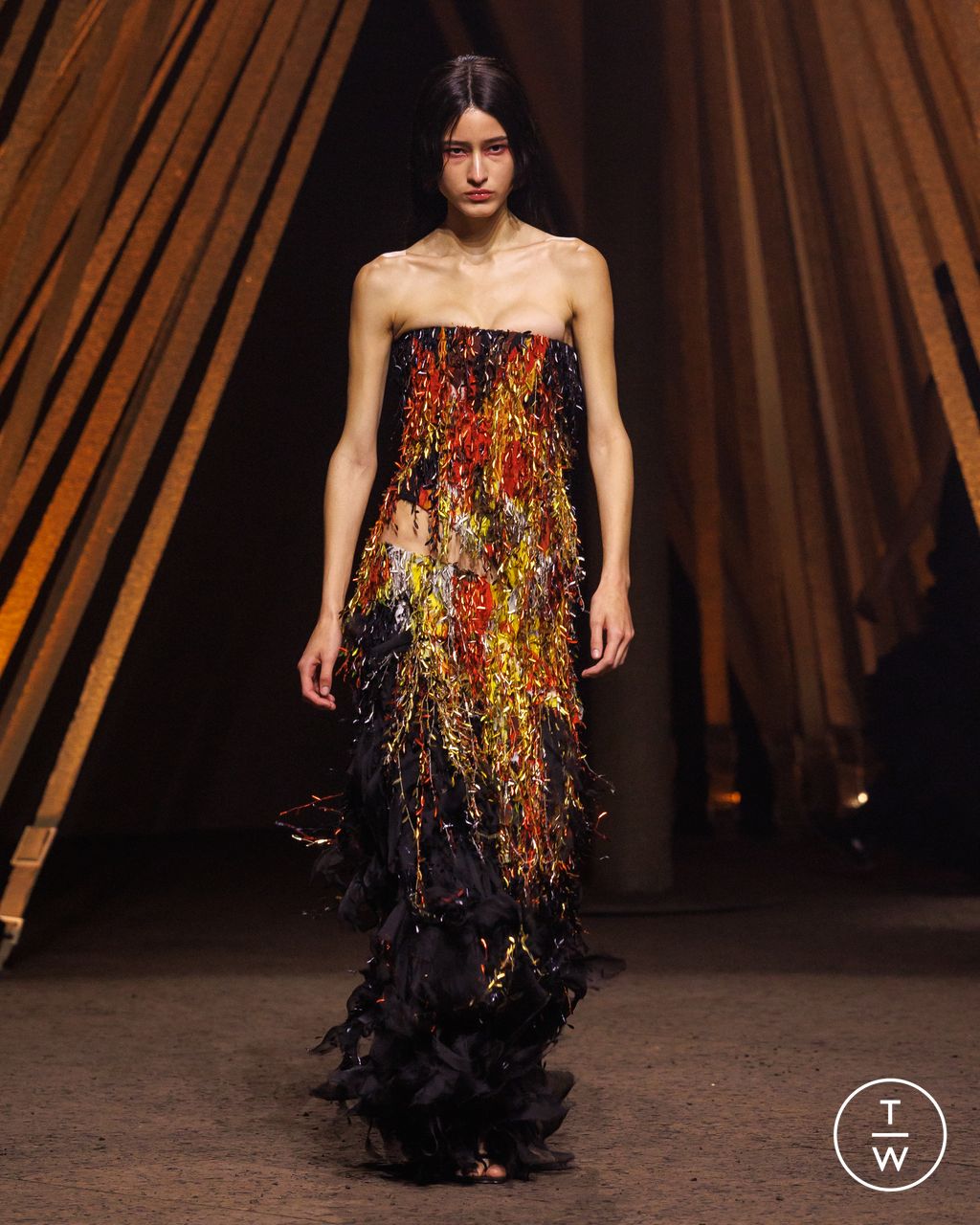Fashion Week Paris Spring/Summer 2026 look 47 from the McQueen collection womenswear