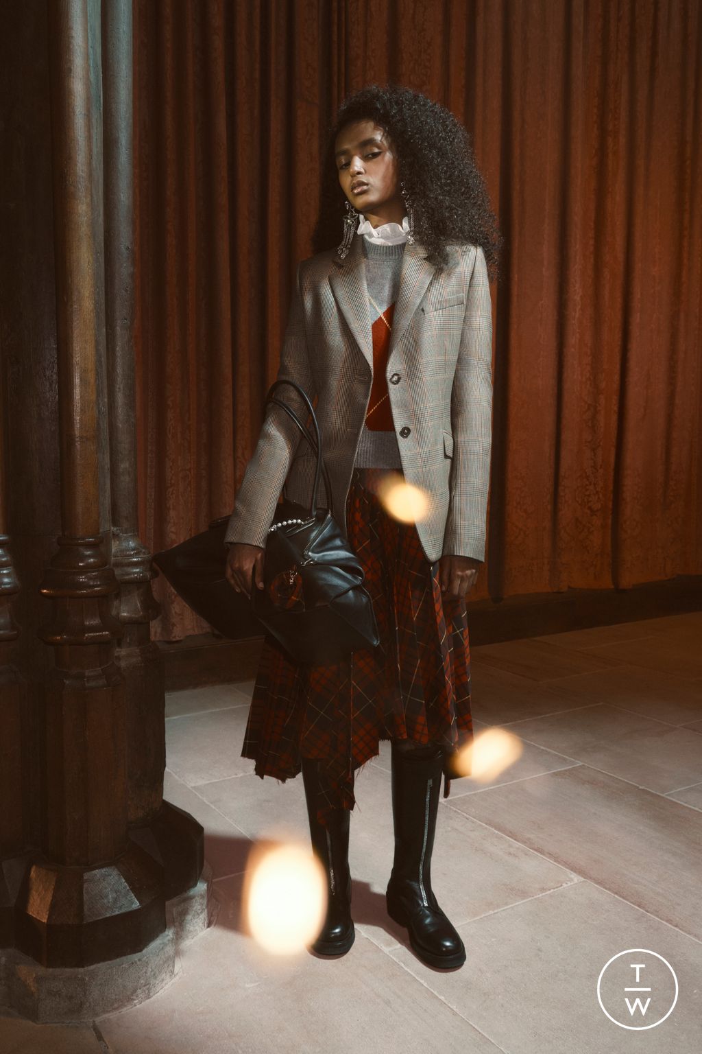 Fashion Week Paris Pre-Fall 2026 look 22 from the McQueen collection womenswear