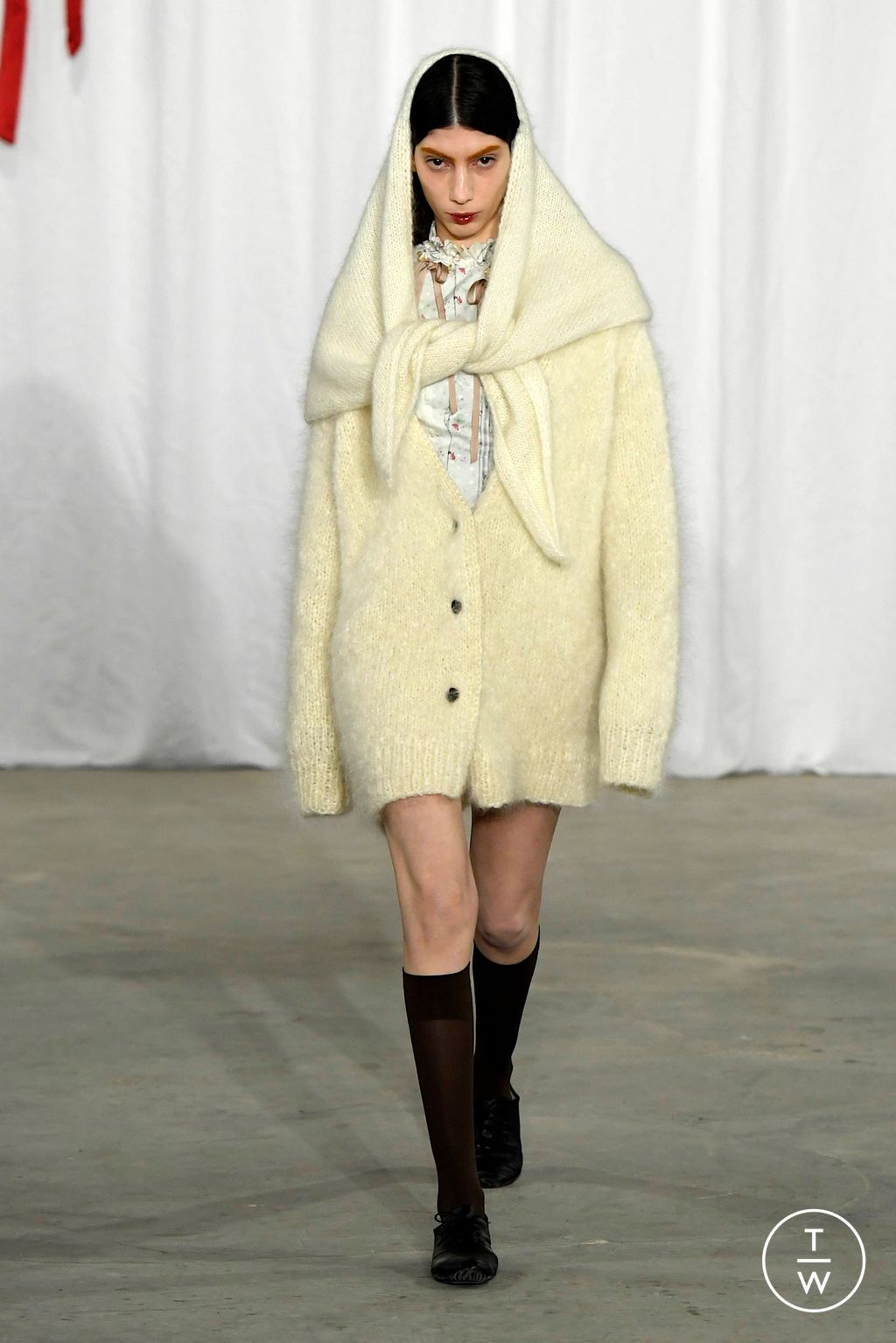 Fashion Week New York Fall/Winter 2024 look 10 from the Meruert Tolegen collection 女装