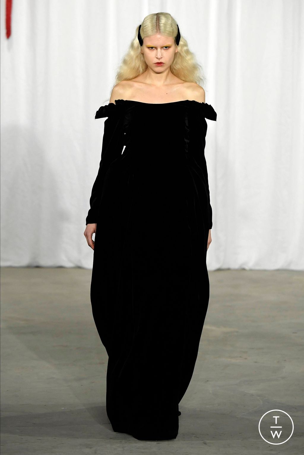 Fashion Week New York Fall/Winter 2024 look 15 from the Meruert Tolegen collection womenswear