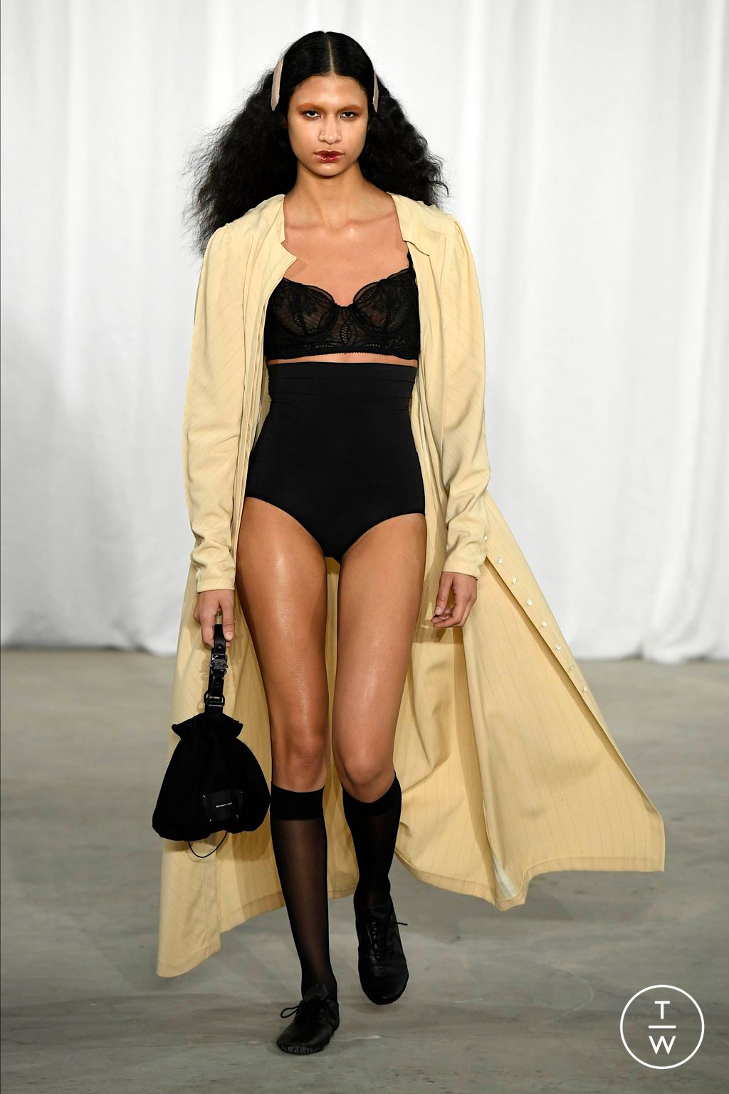 Fashion Week New York Fall/Winter 2024 look 28 de la collection Meruert Tolegen womenswear
