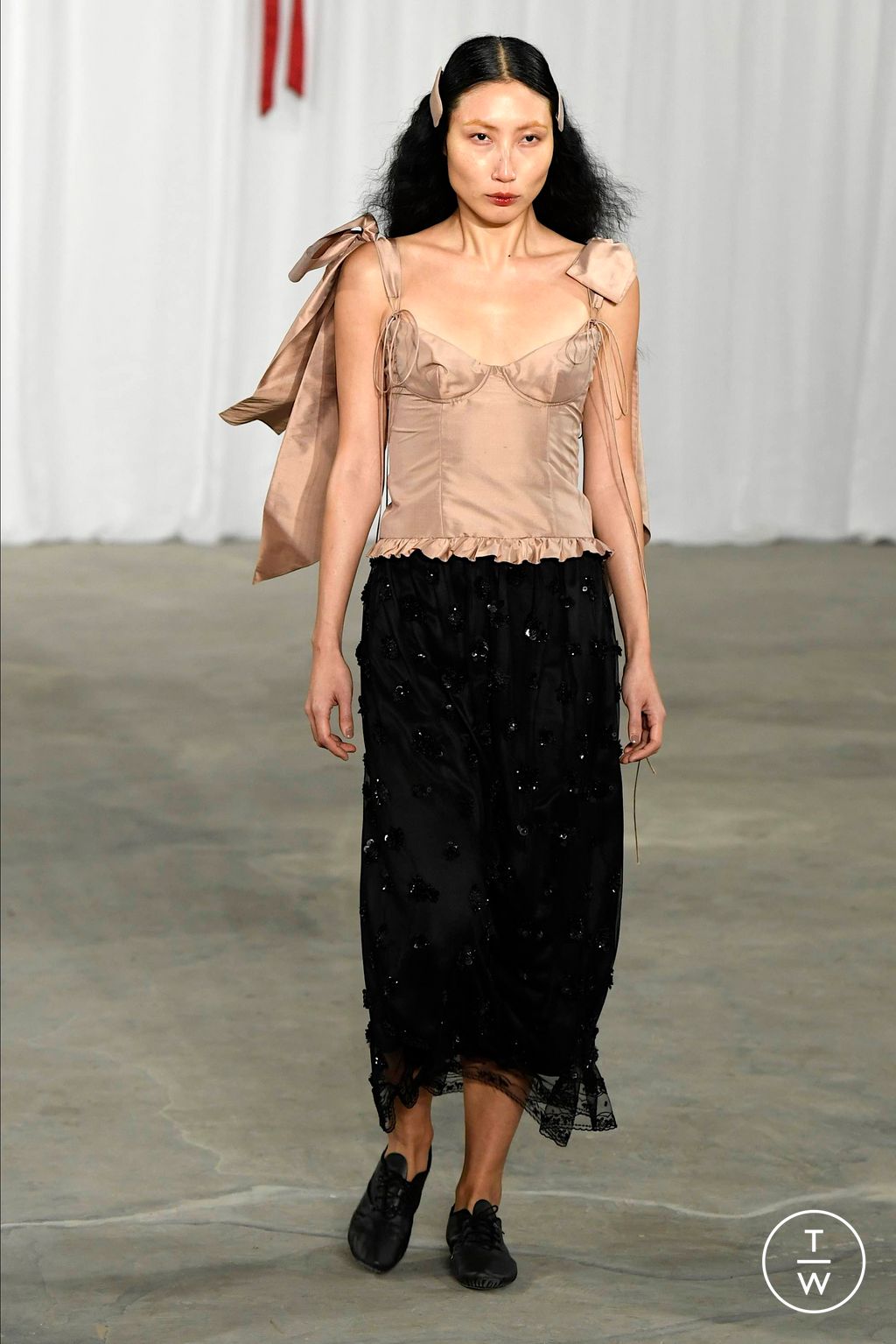 Fashion Week New York Fall/Winter 2024 look 39 from the Meruert Tolegen collection 女装
