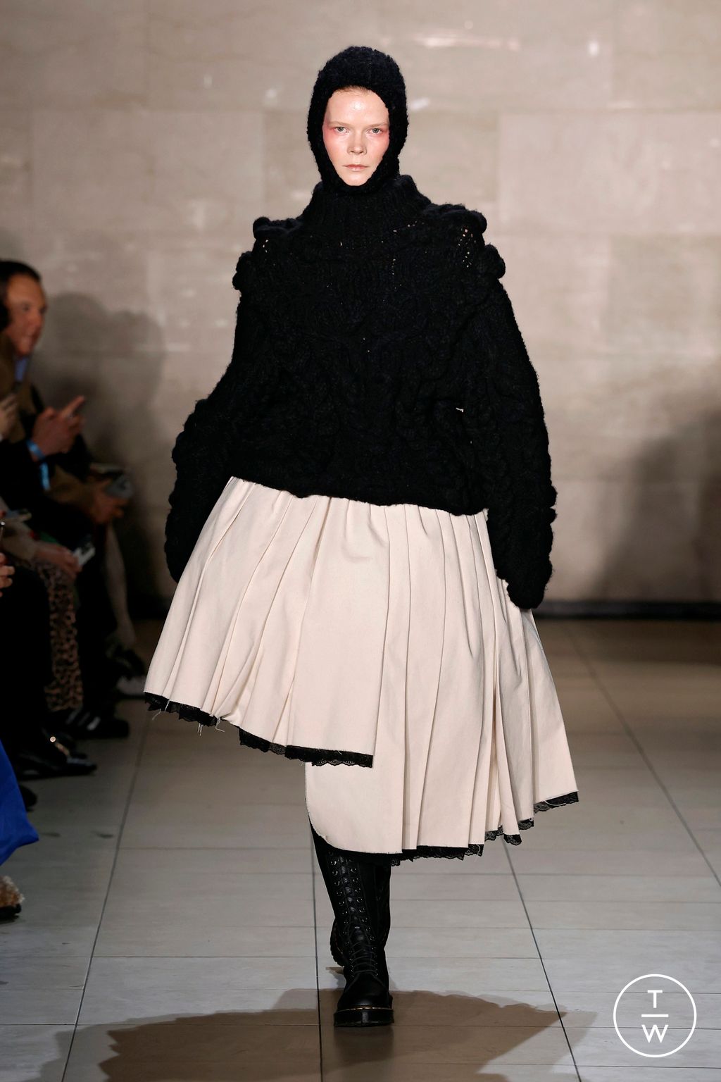 Fashion Week New York Fall/Winter 2025 look 1 de la collection Meruert Tolegen womenswear
