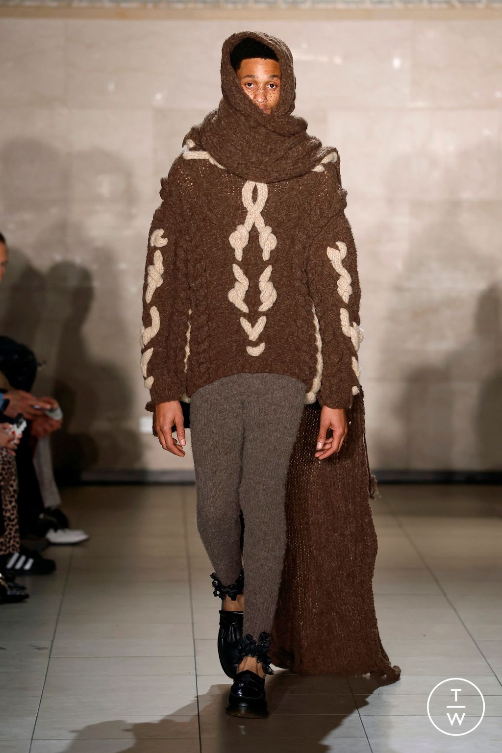 Fashion Week New York Fall/Winter 2025 look 15 de la collection Meruert Tolegen womenswear