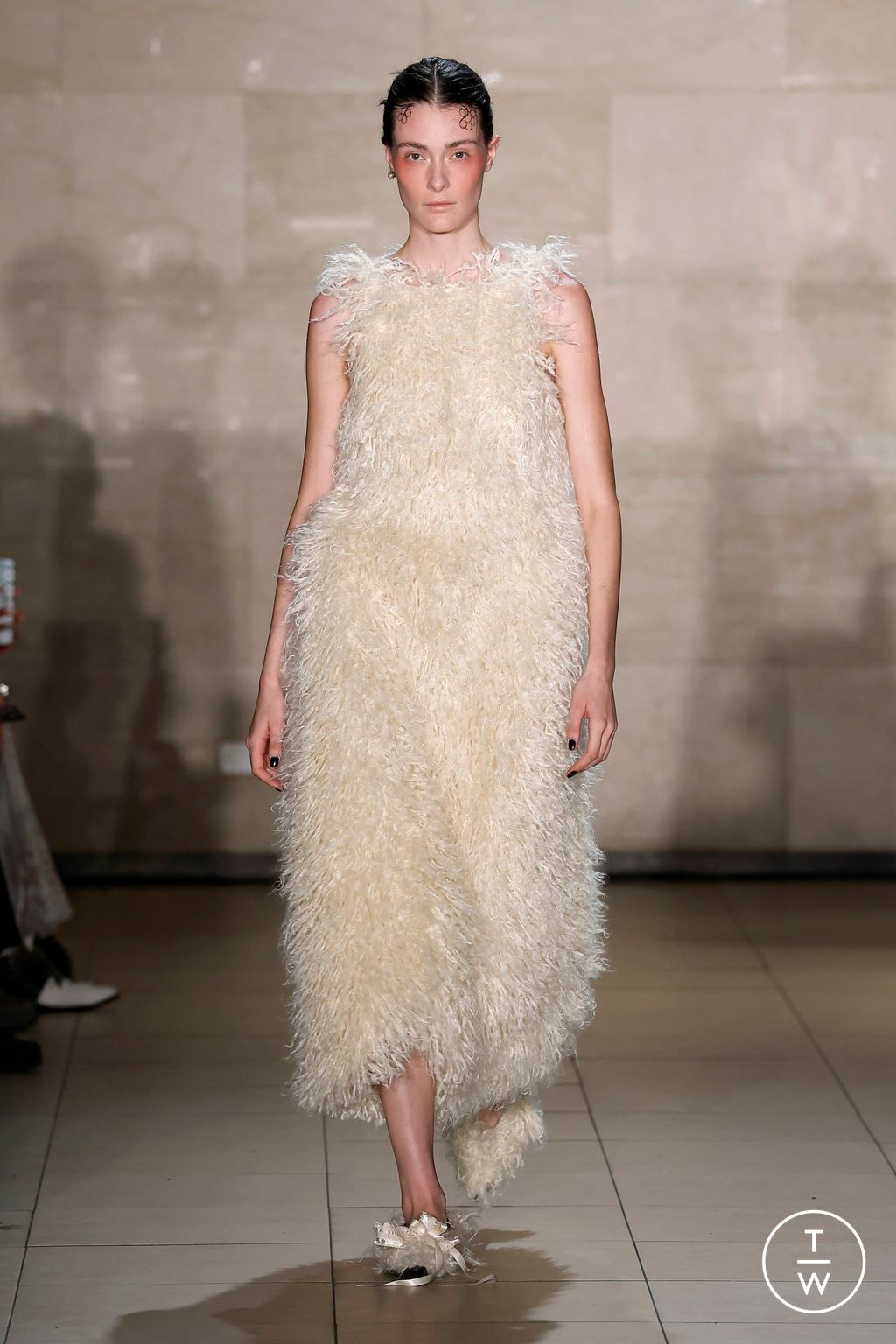 Fashion Week New York Fall/Winter 2025 look 22 from the Meruert Tolegen collection 女装