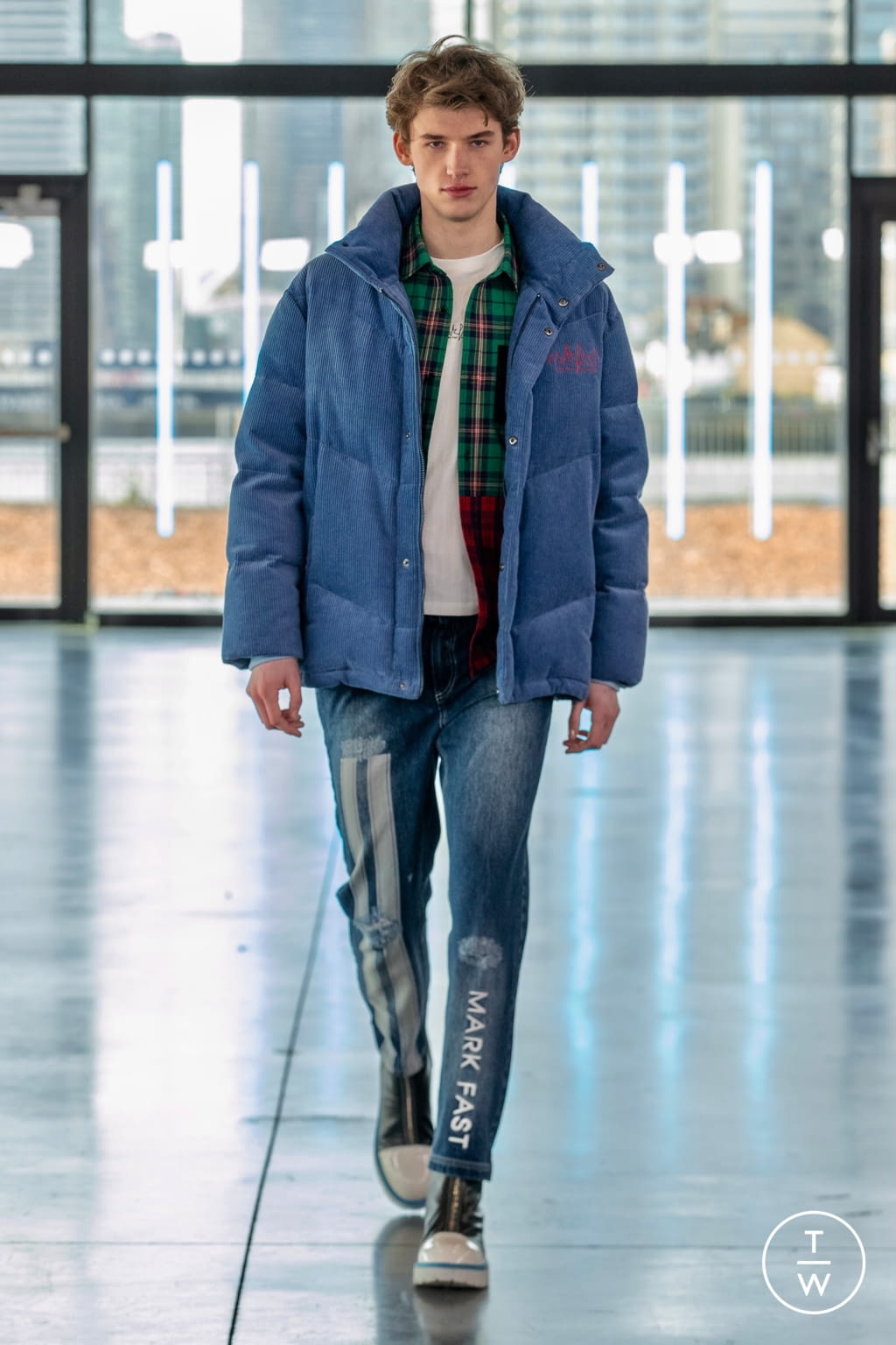 Fashion Week London Fall/Winter 2021 look 13 from the Mark Fast collection womenswear